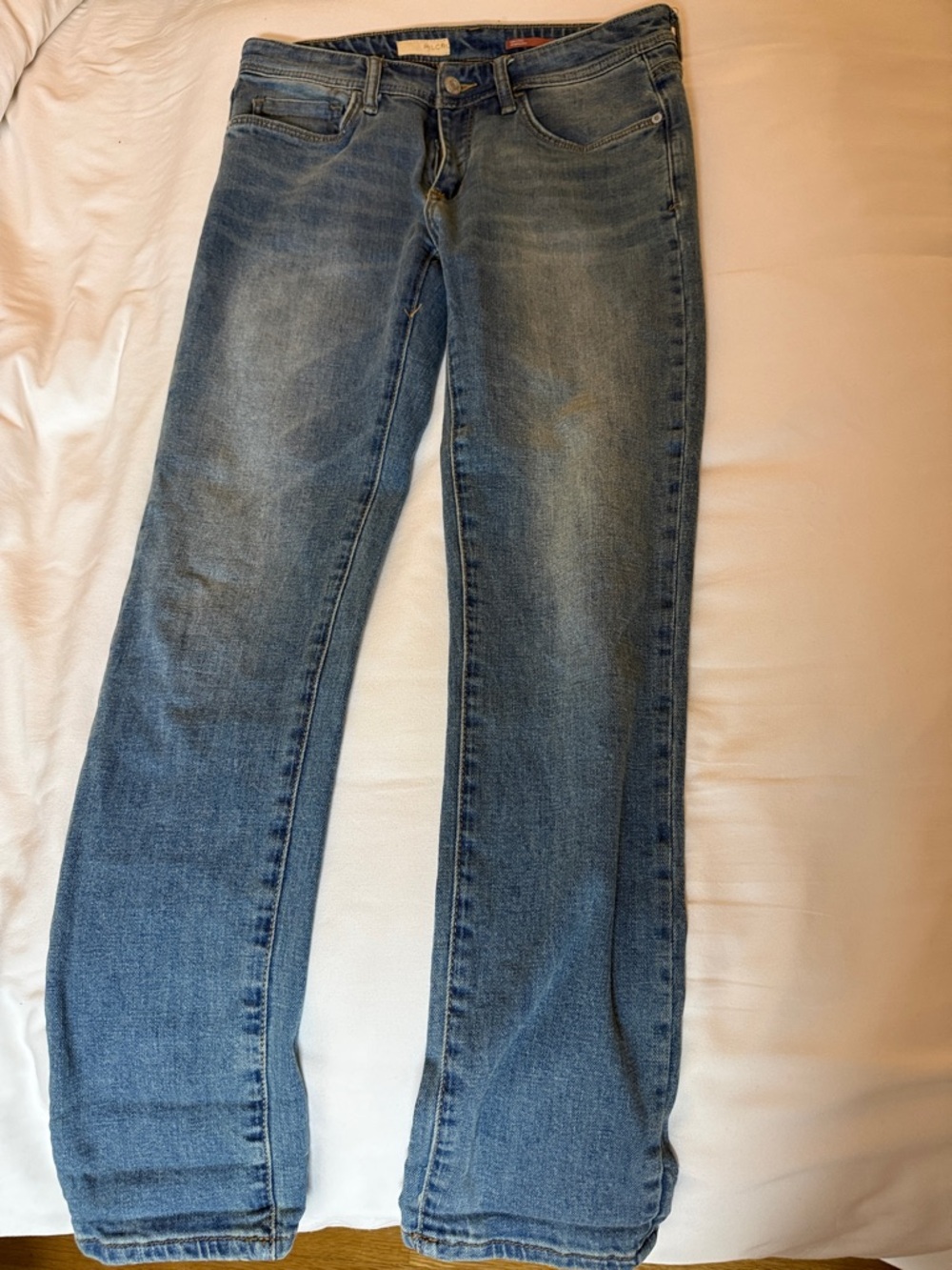 Pilcro Classic Straight-Leg Jeans in Medium Blue